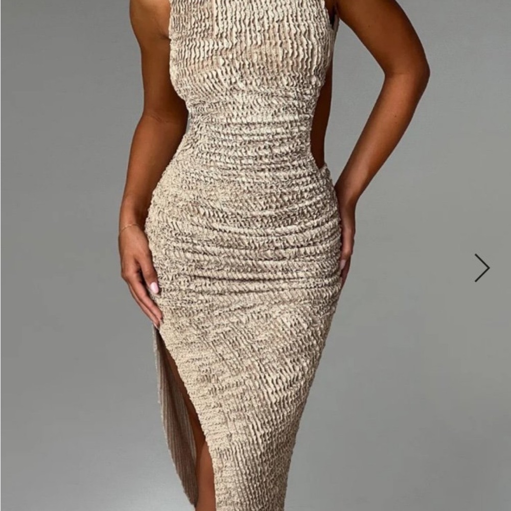 Chic Backless Beige Dress